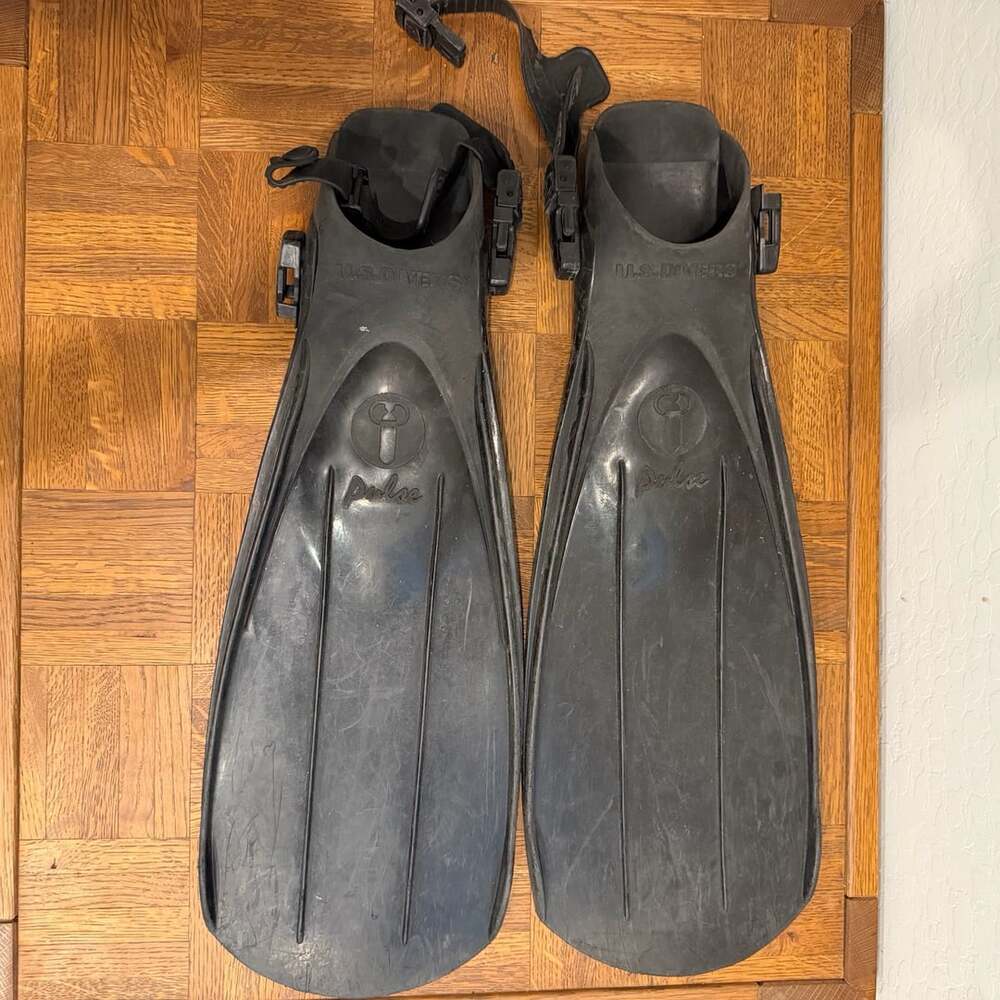 U.S. Divers Pulse Diving Fins Size Large Black Open Heel